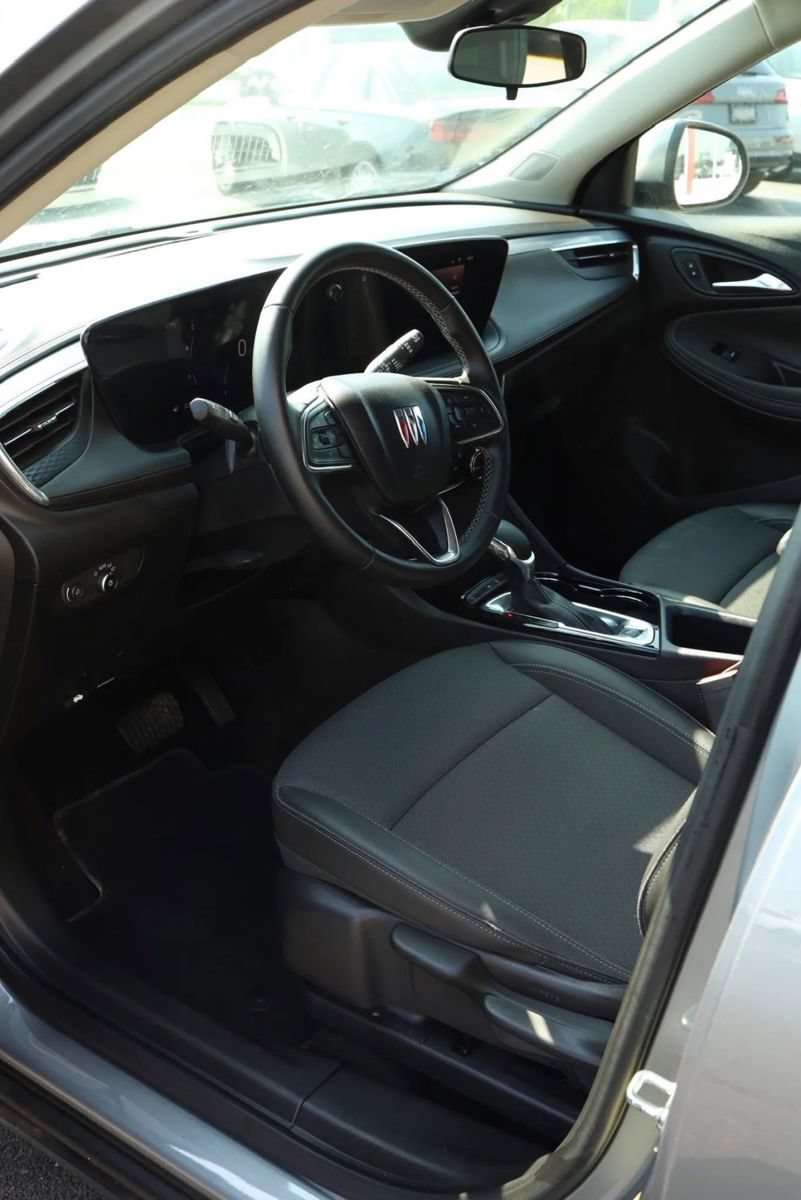 Used 2025 Buick Encore GX Preferred FWD image 15