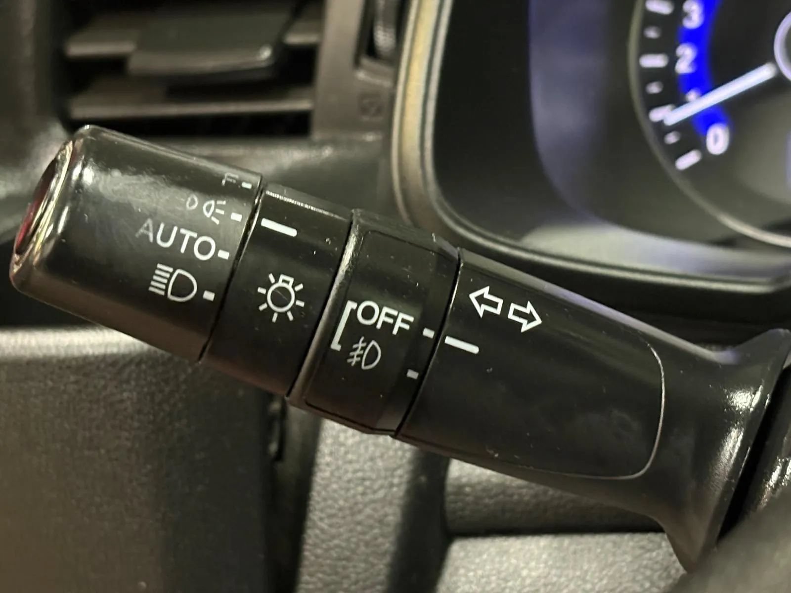 Used 2015 Honda Fit EX image 36