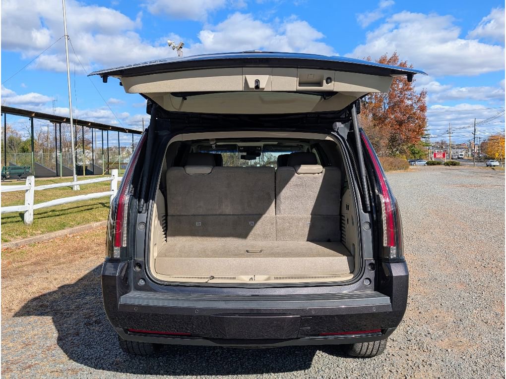 Used 2018 Cadillac Escalade Luxury image 13