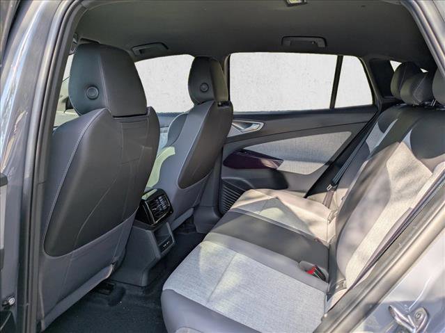 New 2025 Volkswagen ID.4 Pro image 17