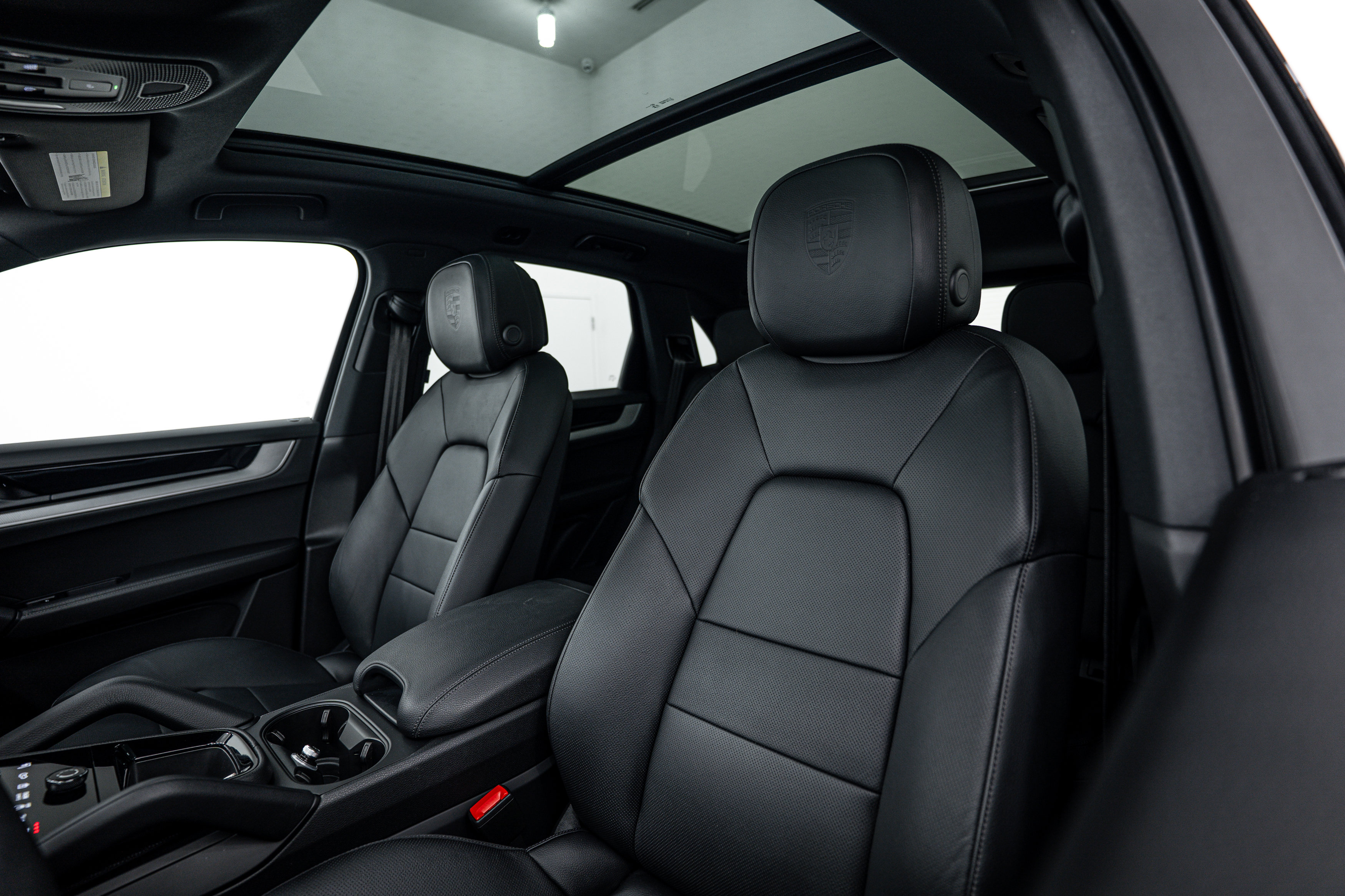 Certified 2025 Porsche Cayenne image 21