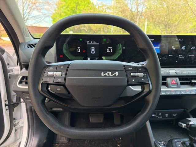 Used 2025 Kia K4 LXS image 13