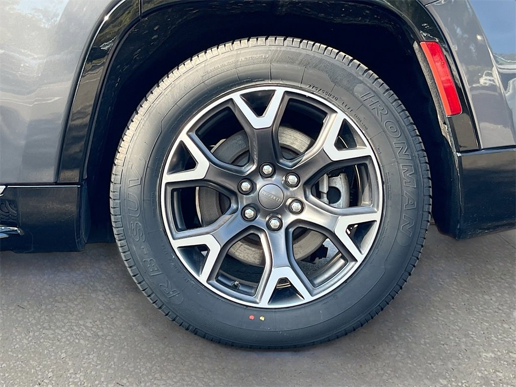 Used 2023 Jeep Wagoneer Series III w/ Preferred Equipment Group image 32