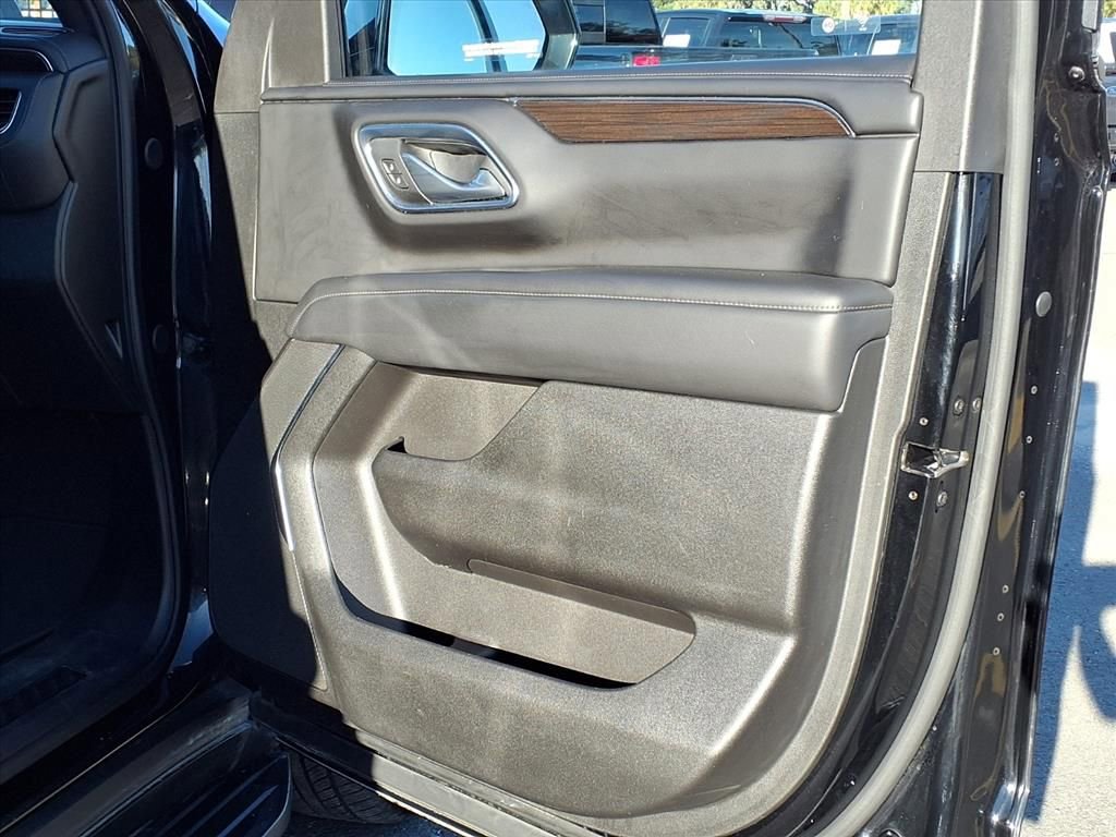 Used 2024 GMC Yukon XL SLE image 12