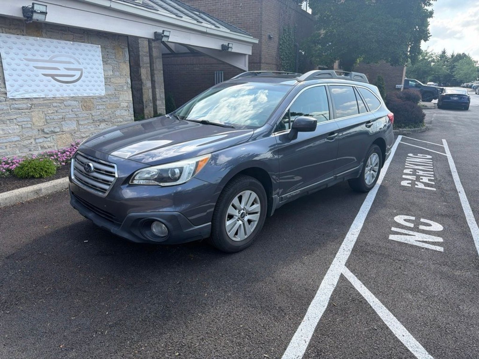 Used 2016 Subaru Outback 2.5i Premium w/ Popular Package #3 AWD/4WD image 2
