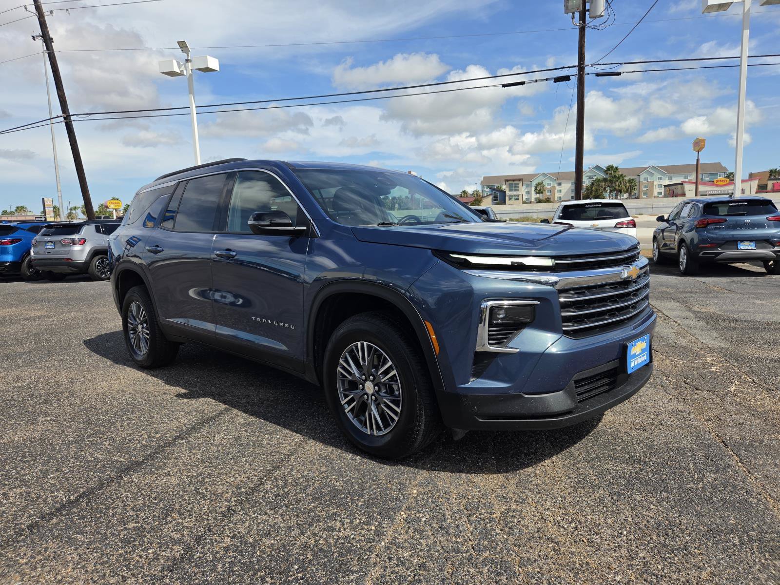 Used 2026 Chevrolet Traverse LT AWD/4WD image 7