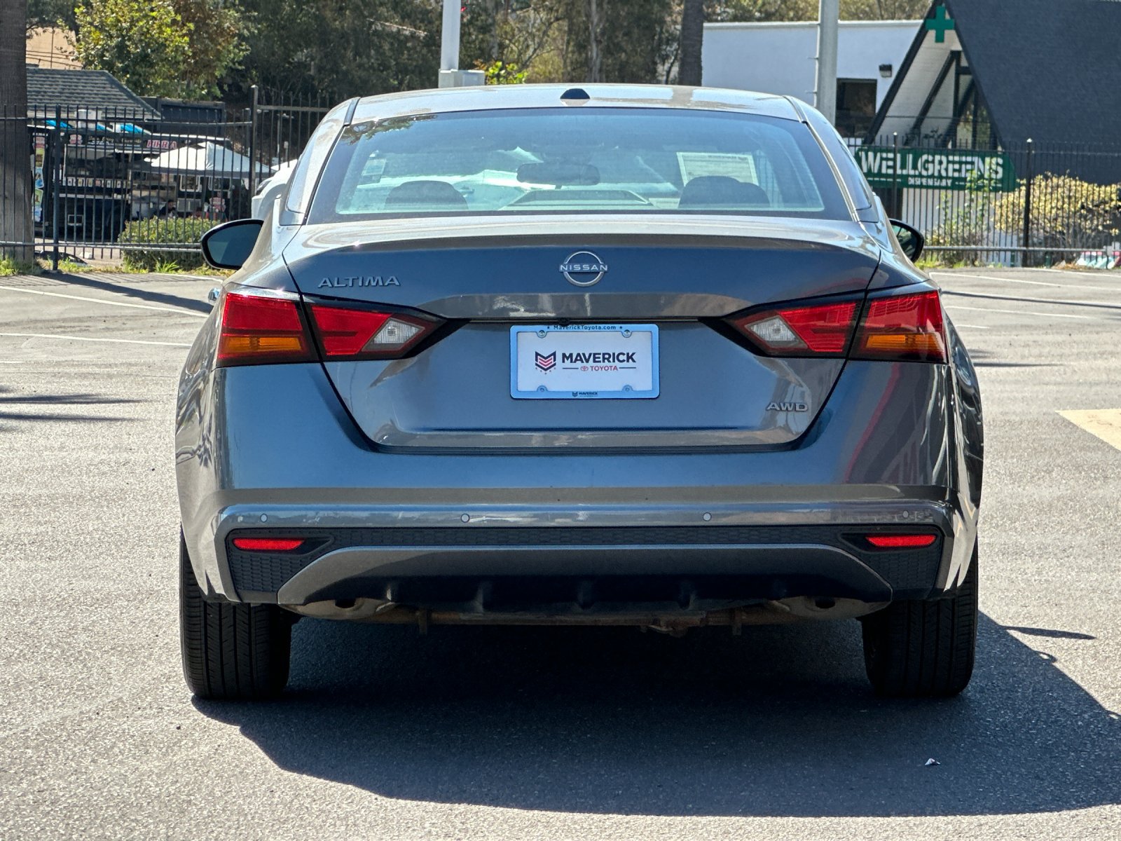 Used 2025 Nissan Altima 2.5 SV AWD/4WD image 4