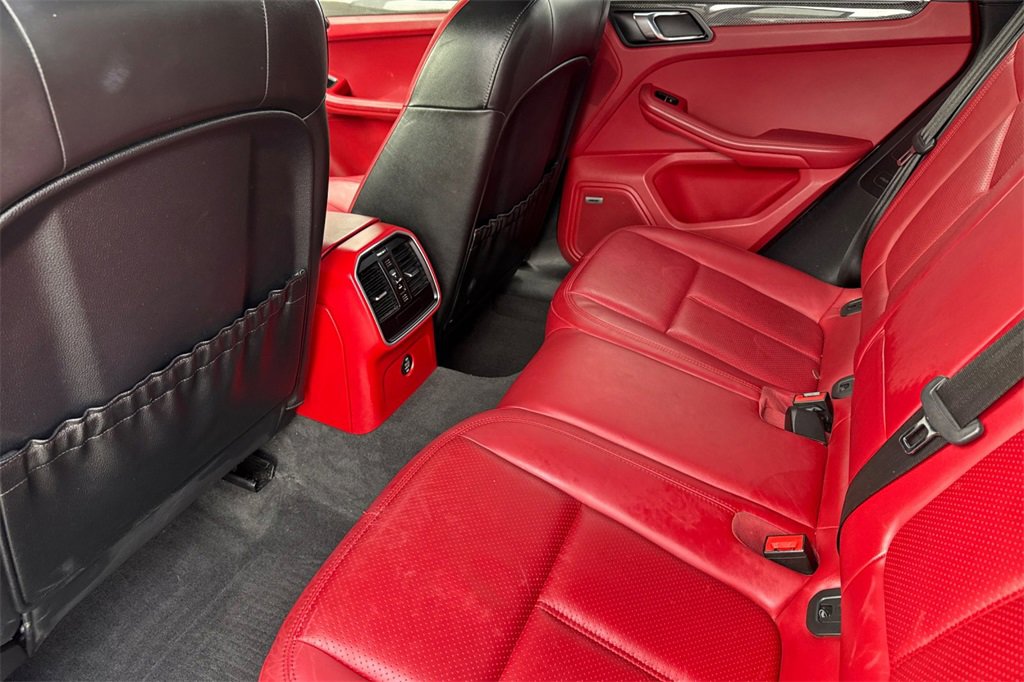 Used 2017 Porsche Macan Turbo image 11