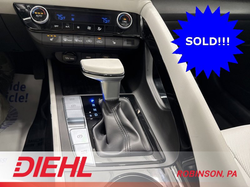 Used 2021 Hyundai Elantra Limited image 32