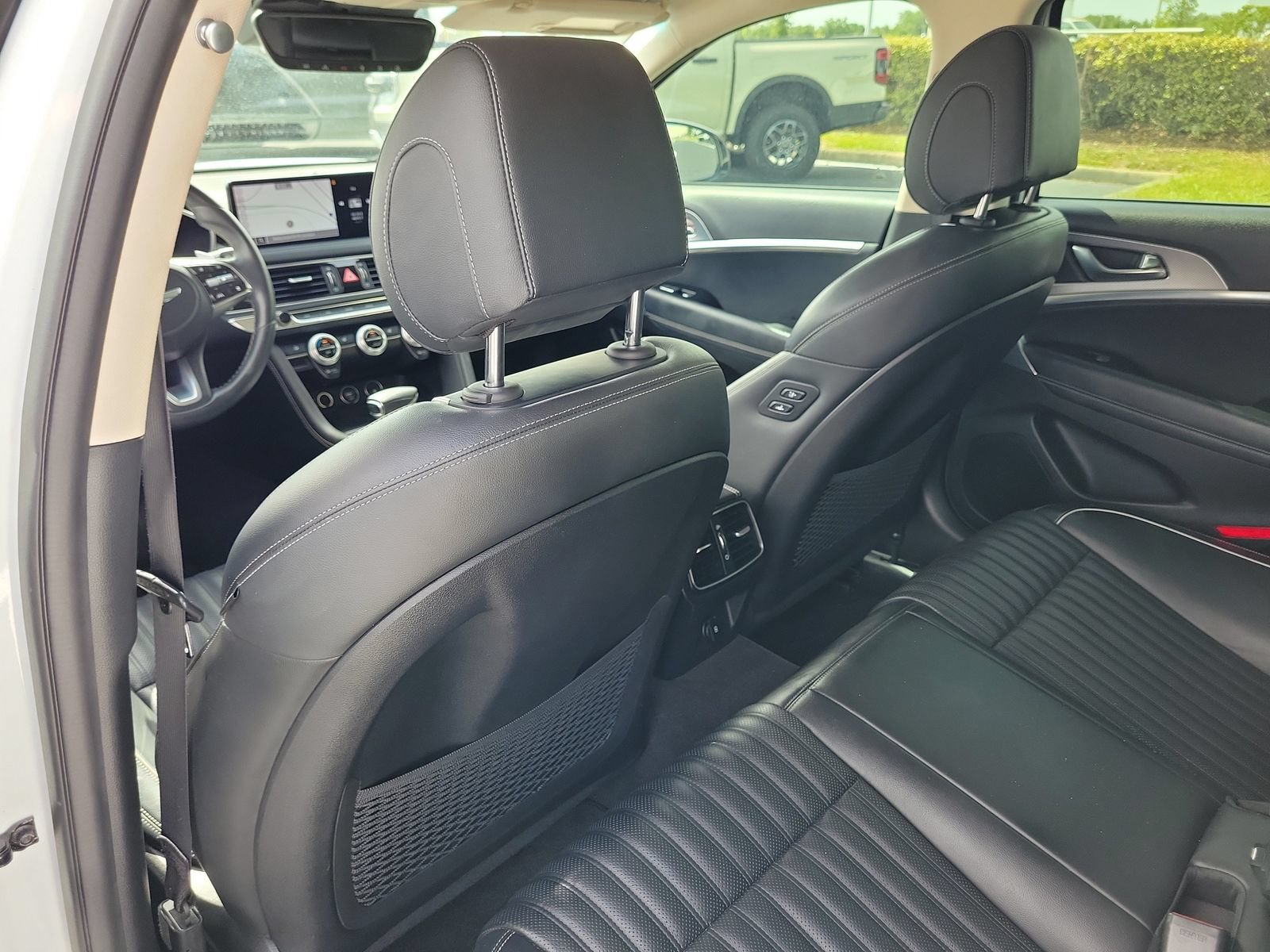 Used 2022 Genesis G70 2.0T w/ Prestige Package RWD image 9