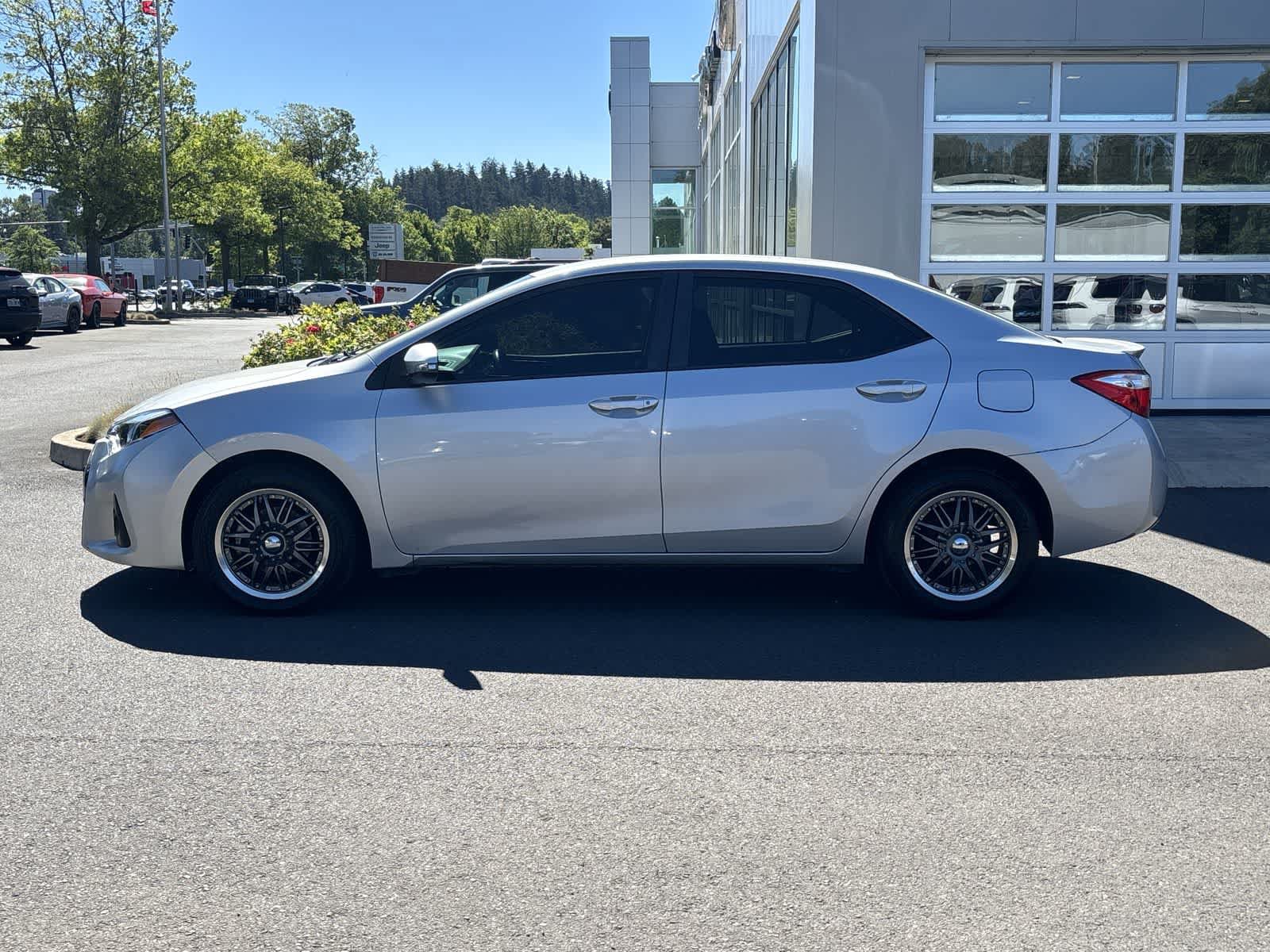 Used 2014 Toyota Corolla S FWD image 2