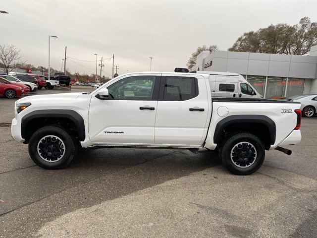 Used 2024 Toyota Tacoma TRD Sport image 9