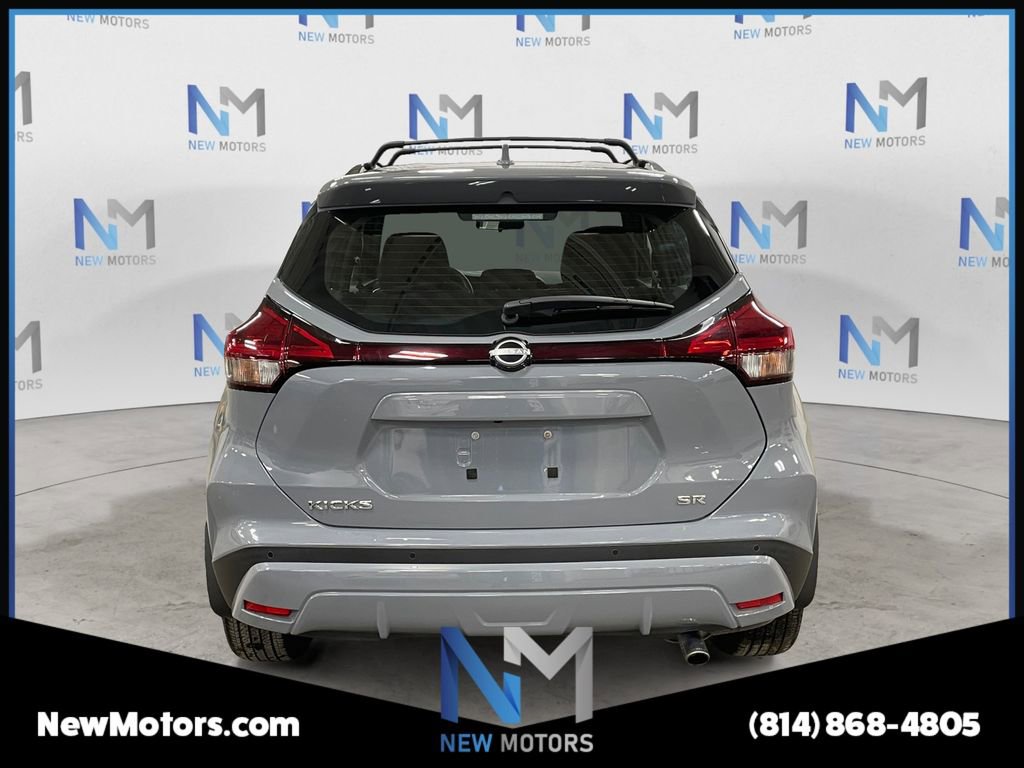 Used 2022 Nissan Kicks SR w/ Exterior Package image 4