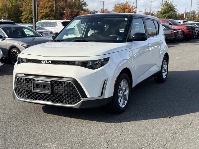 Used 2025 Kia Soul S FWD image 5