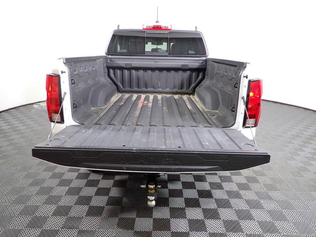 Used 2025 Chevrolet Colorado W/T AWD/4WD image 16