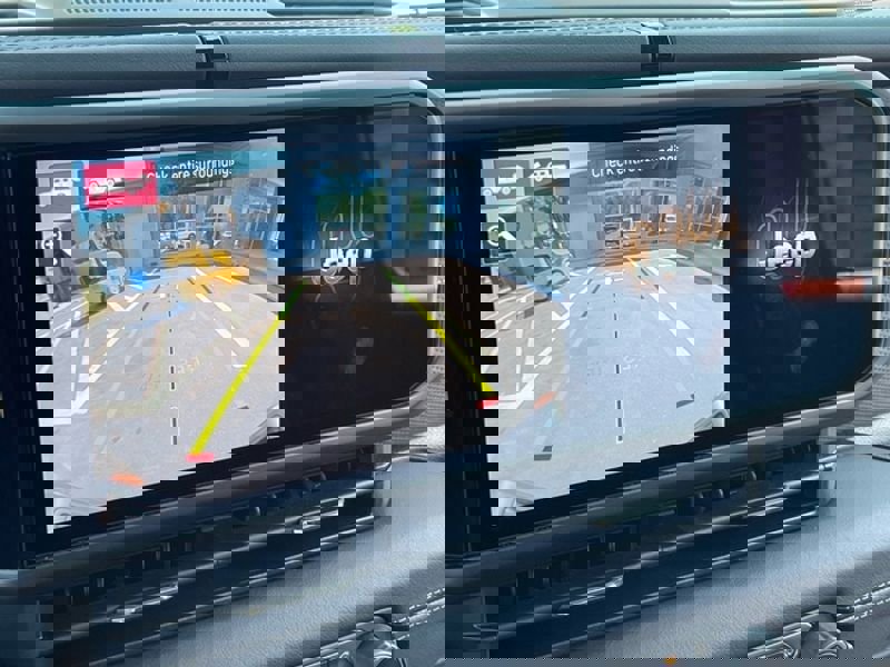 Used 2024 Jeep Gladiator Mojave w/ Technology Group image 21