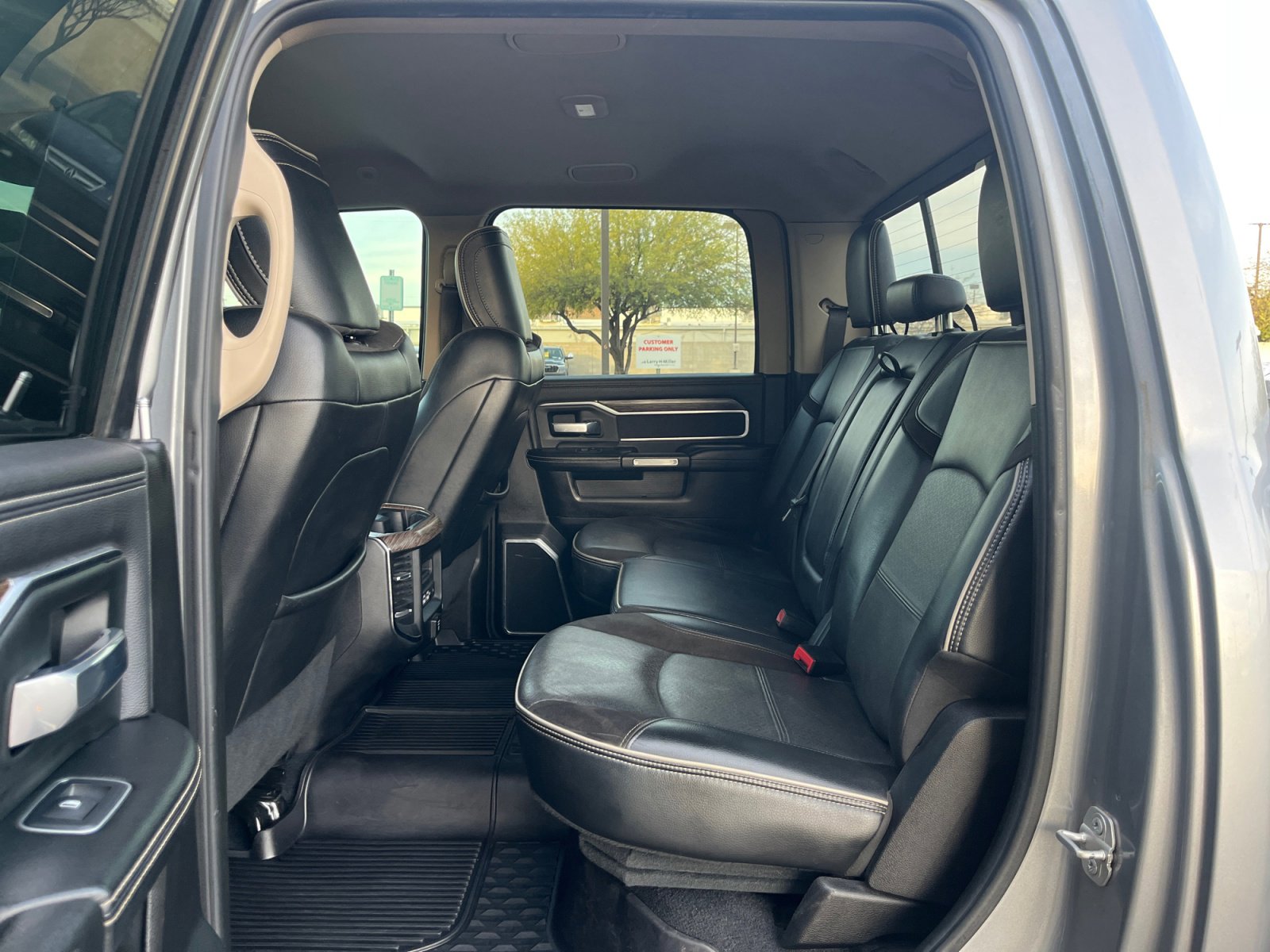 Used 2019 RAM 3500 Laramie image 17