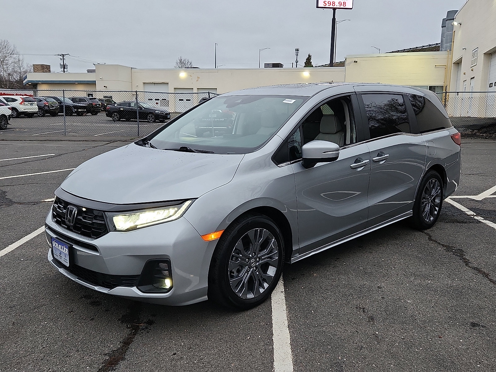 Used 2025 Honda Odyssey Touring image 3