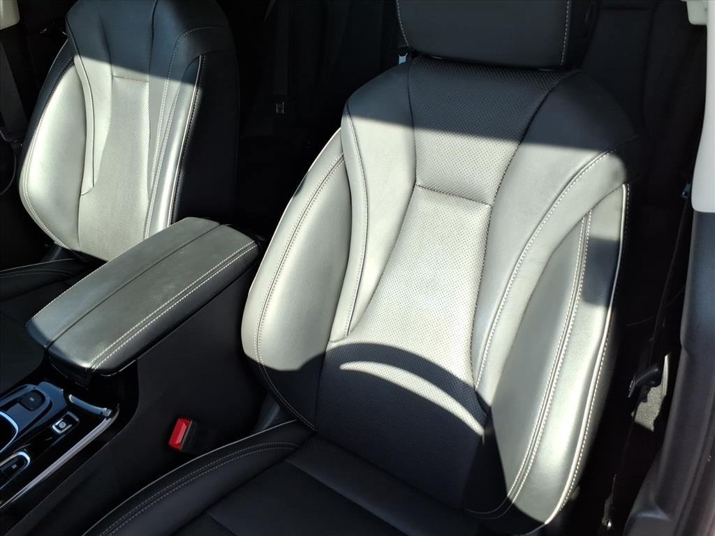 Used 2023 Buick Envision Essence FWD image 16