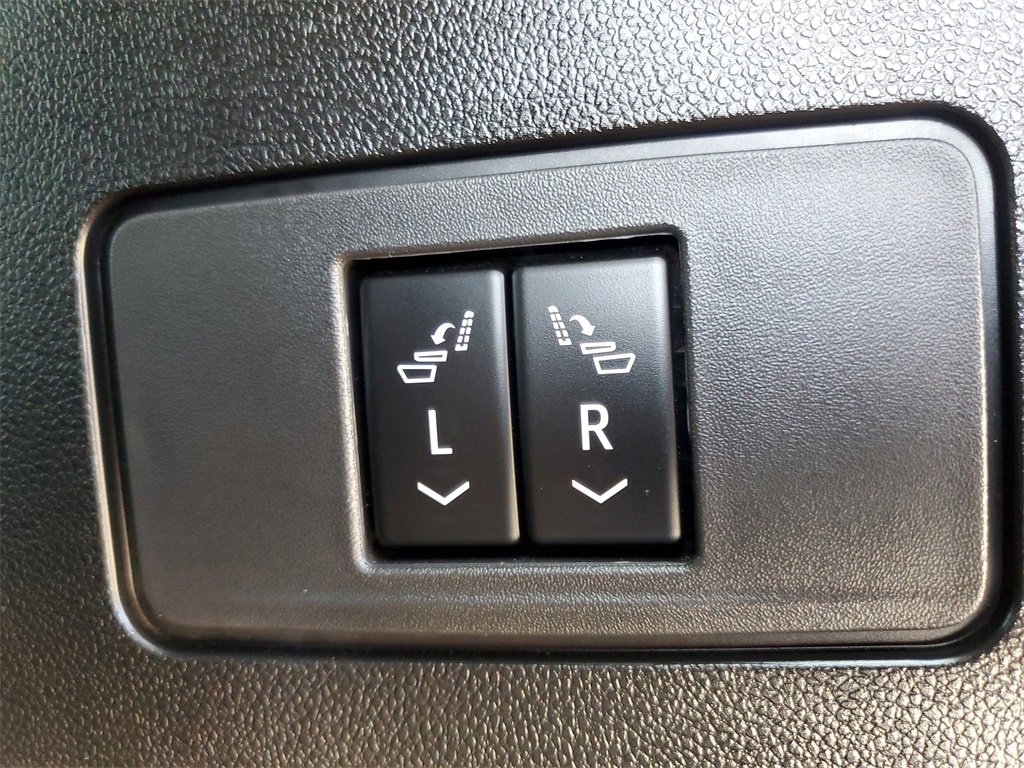 Certified 2023 Cadillac XT6 Luxury image 9