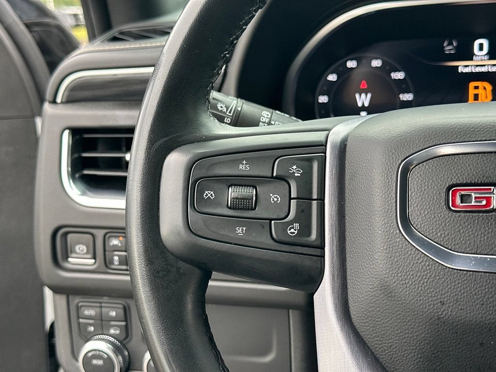 Used 2023 GMC Yukon SLT w/ SLT Premium Package AWD/4WD image 4