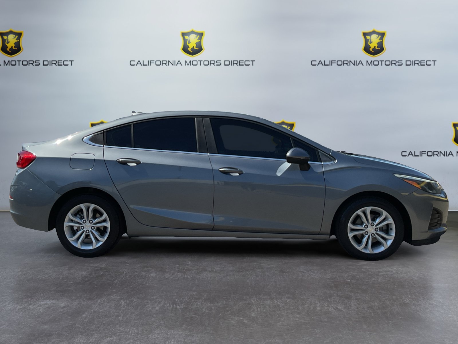 Used 2019 Chevrolet Cruze LT w/ Convenience Package FWD image 4