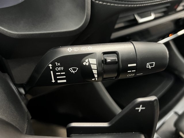 Used 2024 Nissan Rogue SV image 35