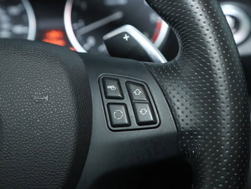 Used 2013 BMW 135i Convertible image 27