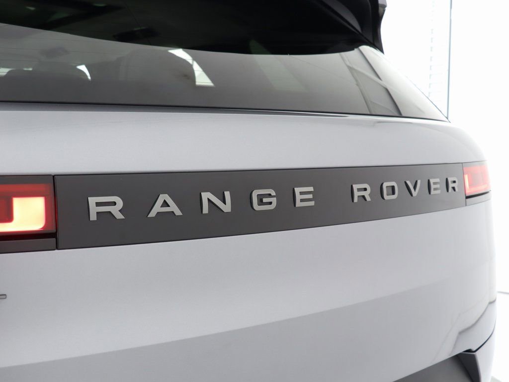 Used 2023 Land Rover Range Rover Sport SE image 12