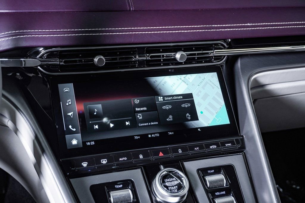 Used 2024 Aston Martin DB12 Coupe RWD image 9