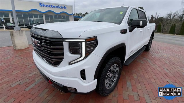 Used 2024 GMC Sierra 1500 AT4 w/ Technology Package image 5