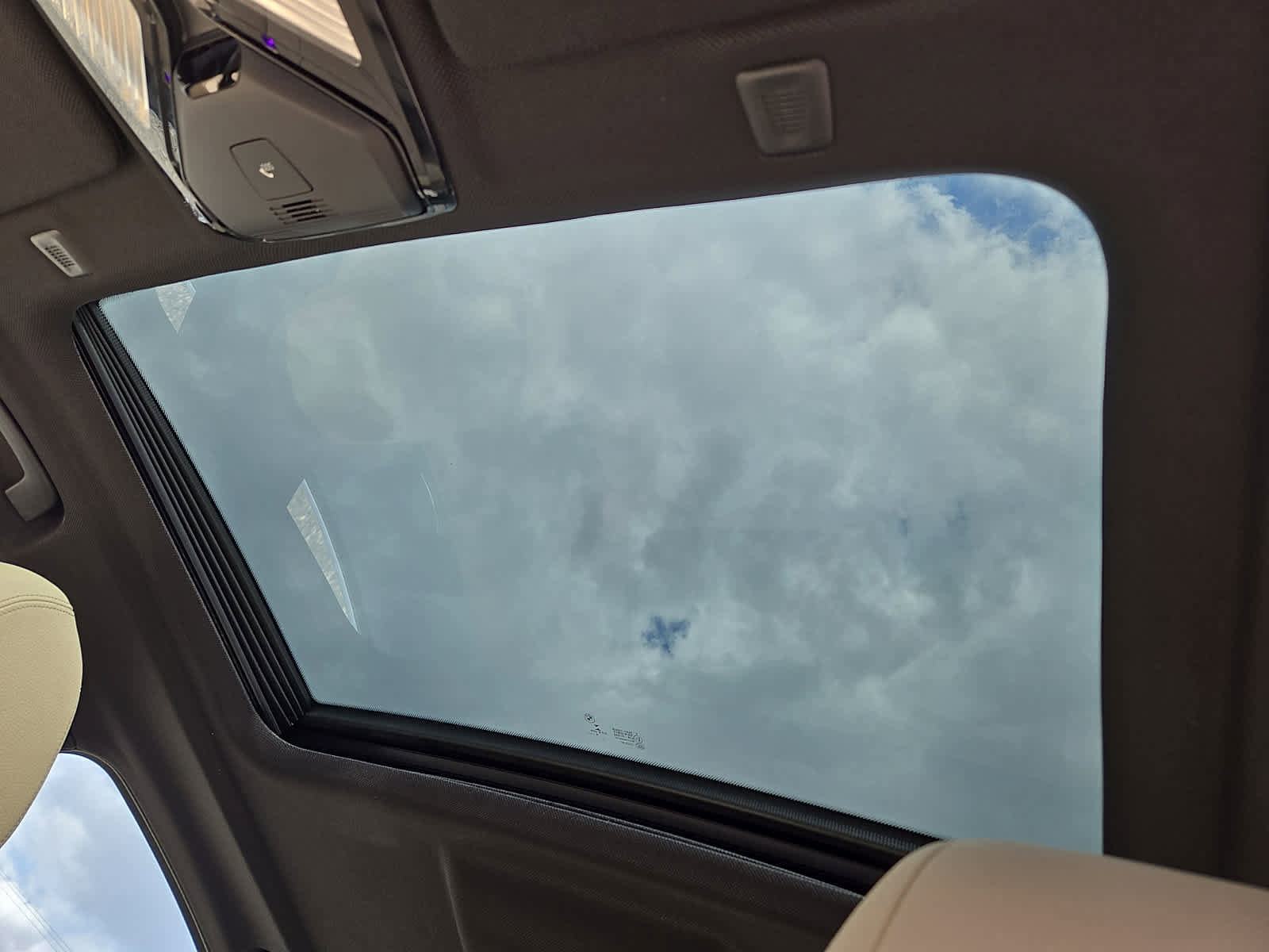 Used 2020 BMW 530i xDrive w/ Premium Package image 15