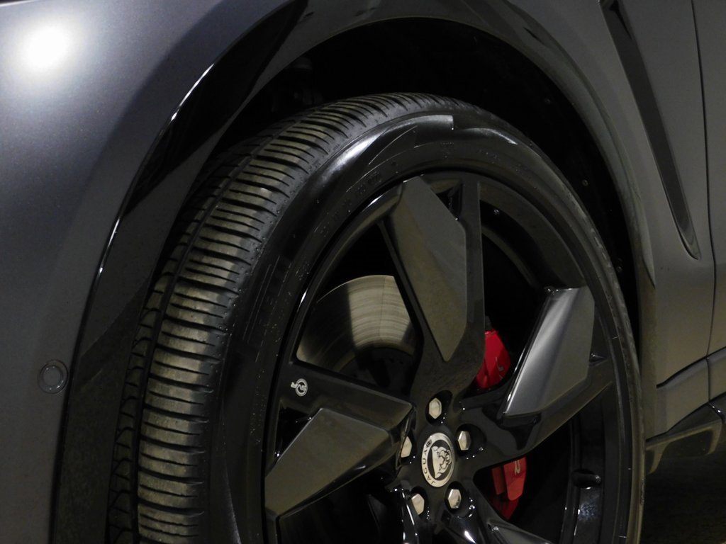 Used 2024 Jaguar F-PACE SVR image 21