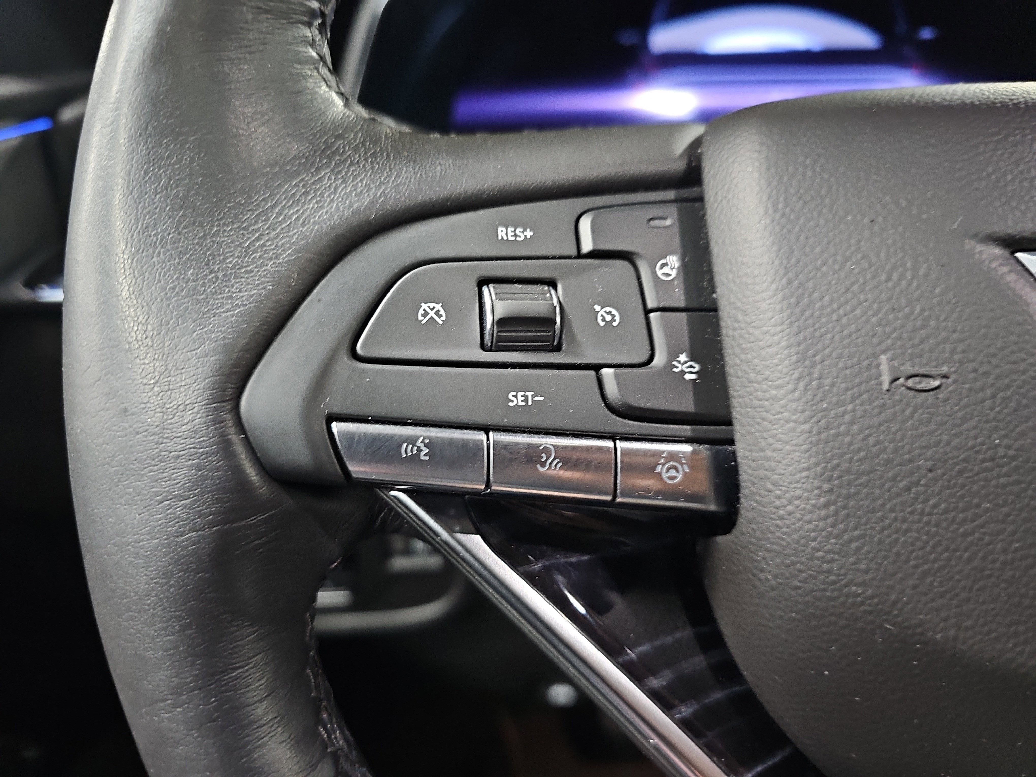 Used 2023 Cadillac Escalade Sport w/ Touring Package AWD/4WD image 18