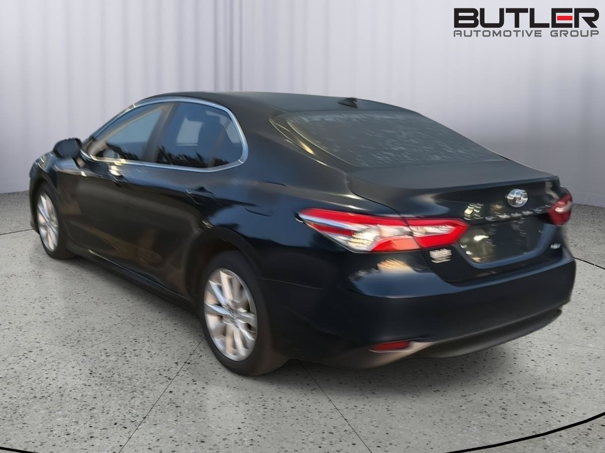 Used 2020 Toyota Camry LE FWD image 9