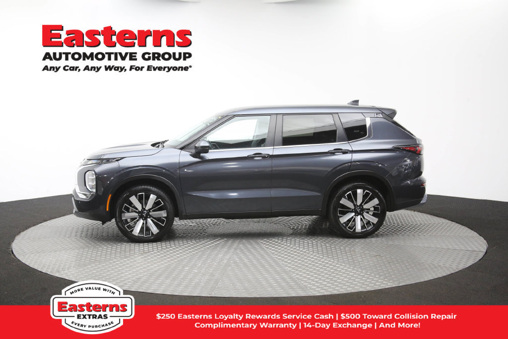 Used 2025 Mitsubishi Outlander SE FWD image 61