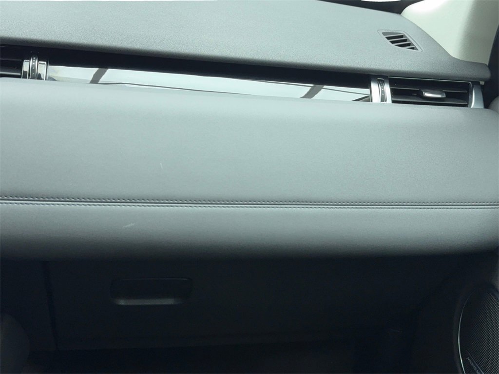 Used 2022 Land Rover Discovery Sport SE image 20