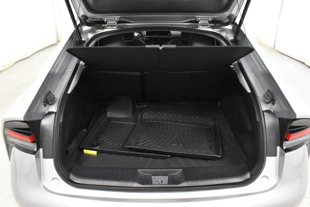 Used 2024 Toyota Prius XLE image 11