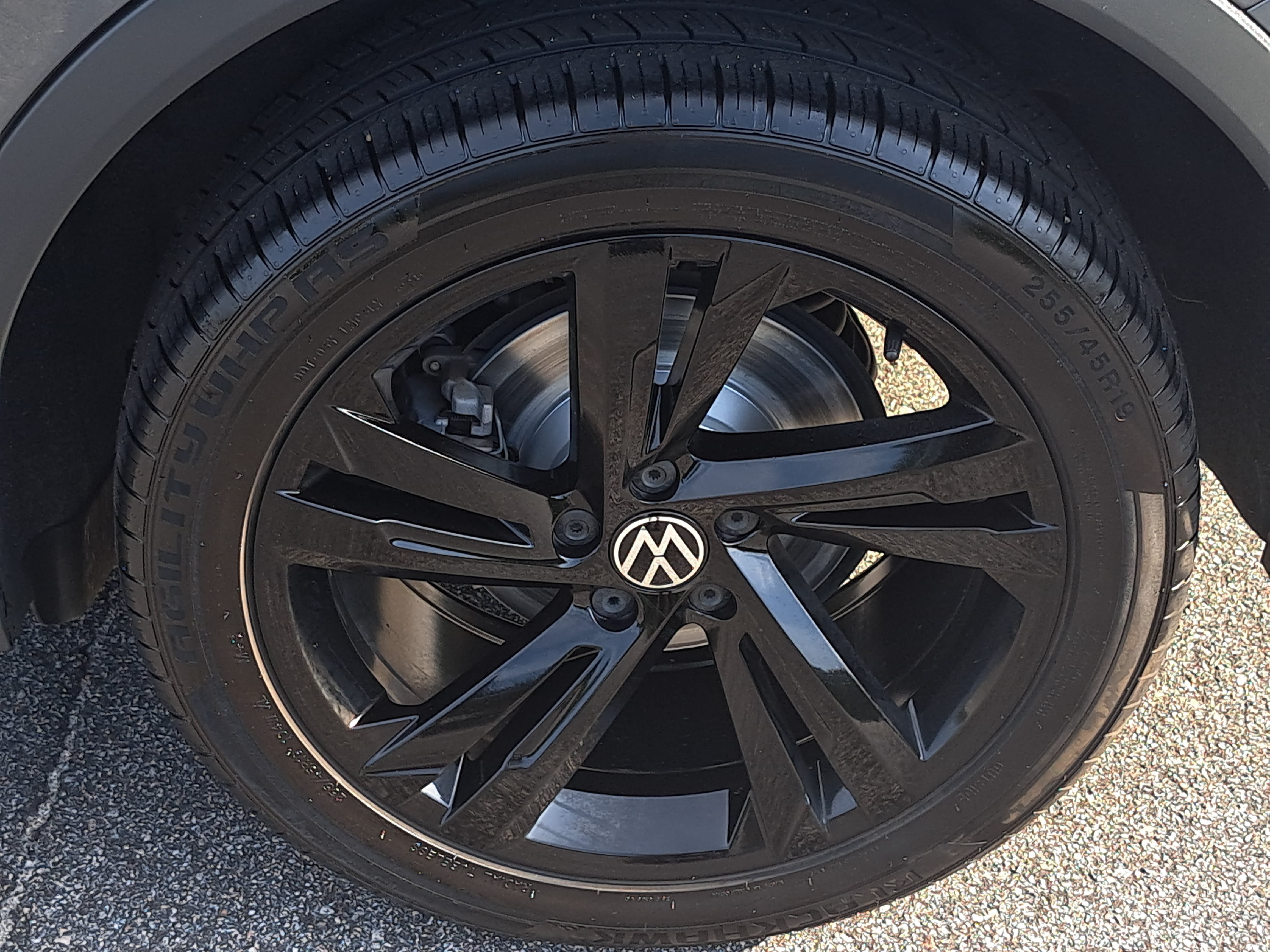 Used 2023 Volkswagen Tiguan SE R-Line FWD image 34