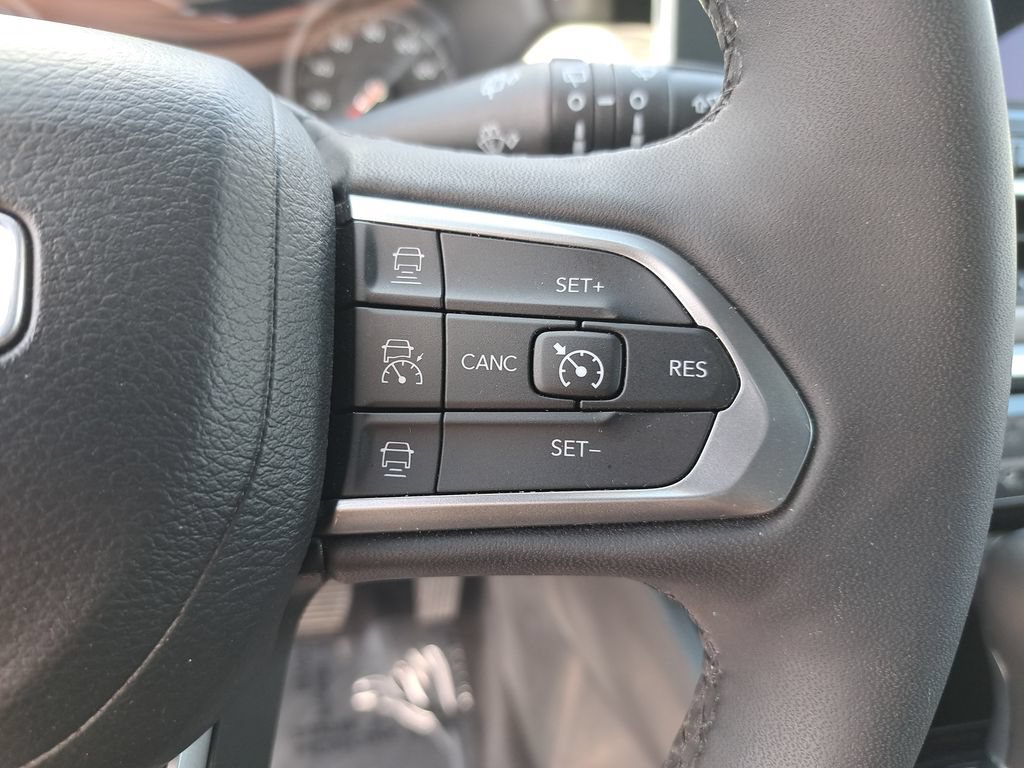Certified 2023 Jeep Compass Limited AWD/4WD image 18