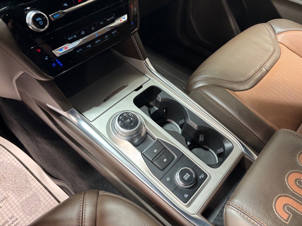 Used 2021 Ford Explorer King Ranch w/ Premium Technology Package image 14