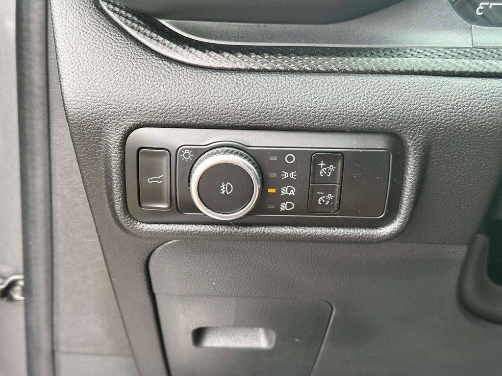 Used 2023 Ford Explorer ST-Line AWD/4WD image 22