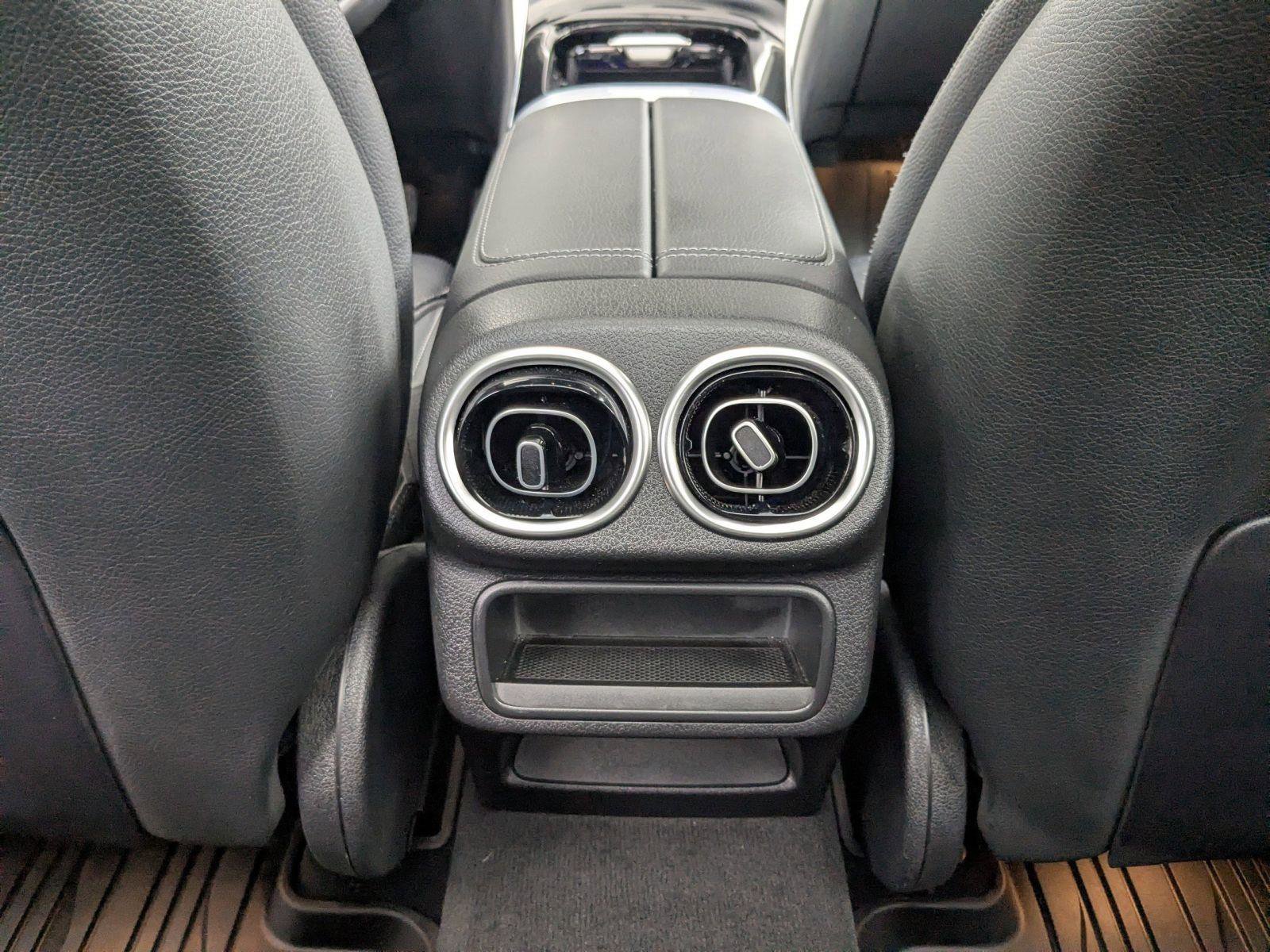 Used 2024 Mercedes-Benz GLC 300 image 18