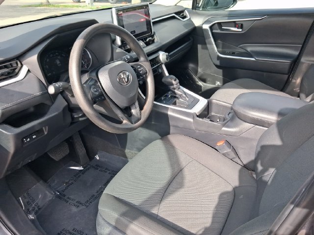 Used 2024 Toyota RAV4 XLE FWD image 11