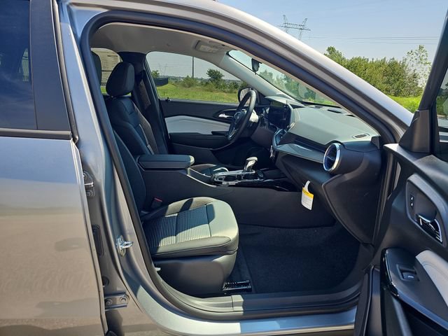 New 2026 Chevrolet Trax LT w/ Driver Confidence Package FWD image 27