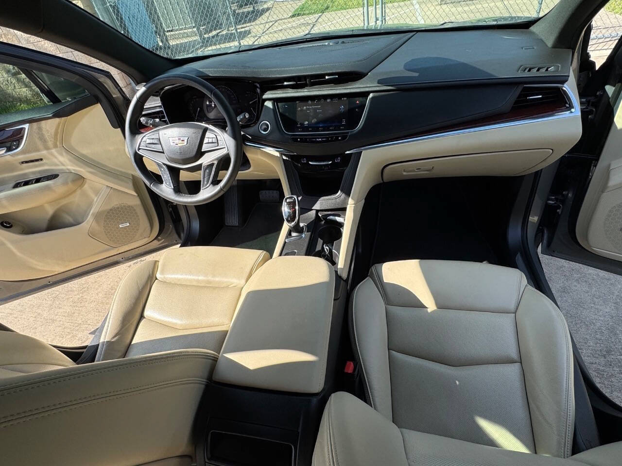 Used 2017 Cadillac XT5 Luxury w/ Driver Awareness Package FWD image 21