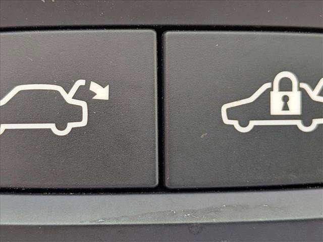 Used 2020 Volvo V90 T6 Cross Country w/ Protection Package Premier image 16