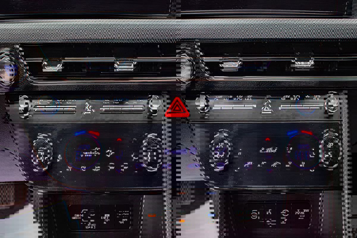 Used 2024 Hyundai Sonata SEL FWD image 29