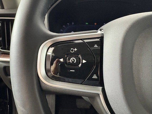 Used 2024 Volvo S60 B5 Plus image 10