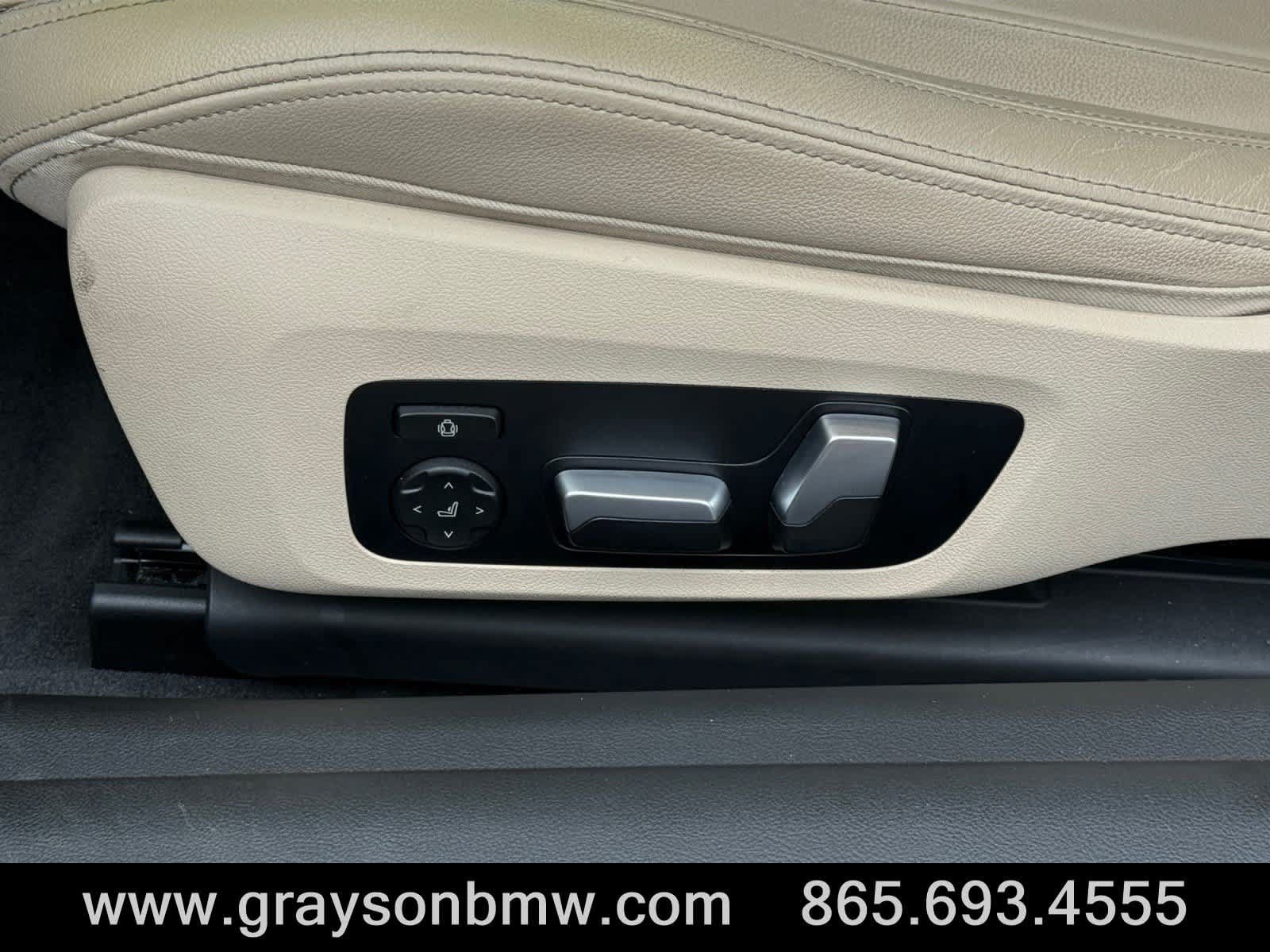 Used 2021 BMW M440i Convertible w/ Premium Package RWD image 12